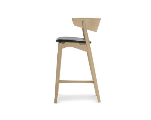 Sibast Furniture No 7 Bar Stool SH: 65 cm - Soap Oak / Black Leather