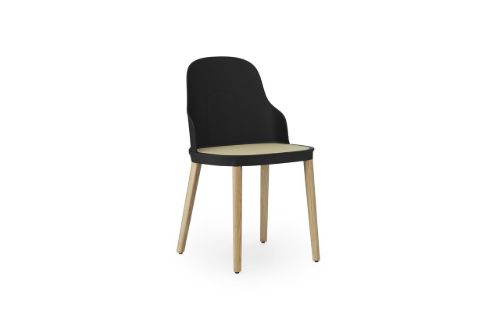 Normann Copenhagen Allez Chair Oak Indoor SH: 45,5 cm - Black / Molded Wicker Seat