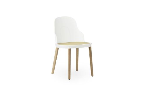 Normann Copenhagen Allez Chair Oak Indoor SH: 45,5 cm - White / Molded Wicker Seat