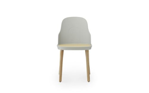 Normann Copenhagen Allez Chair Oak Indoor SH: 45,5 cm - Warm Grey / Molded Wicker Seat