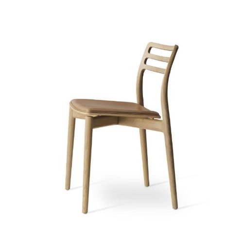 Vipp 481 Cabin Chair SH: 45,5 cm - Light Oak w/ Sand Leather