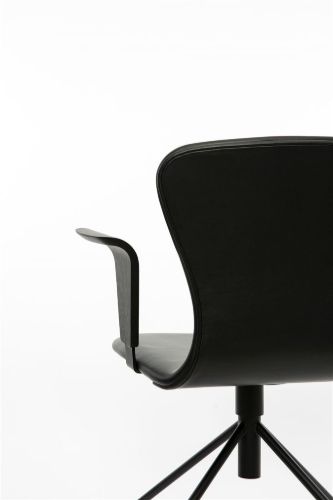 Bruunmunch PLAYChair Swing Fully Upholstered w. Armrest SH: 45 cm - Black/Black Hero Leather