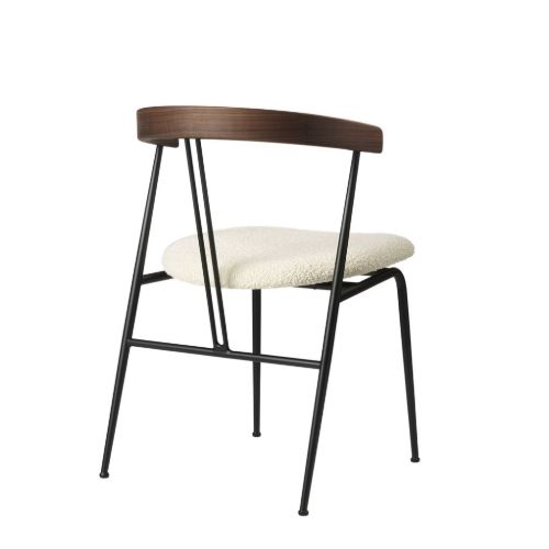 GUBI Violin Dining Chair Upholstered Seat Bouclé SH: 45 cm - American Walnut / 001