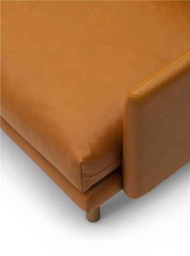 Bruunmunch EMO 3 Seater L: 207 cm - Dakar 0250 Cognac/Smoked Oak