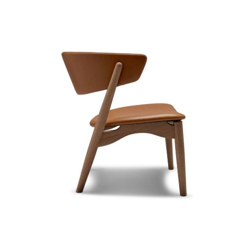 Sibast Furniture No 7 Lounge Chair Full Upholstered SH: 35 cm - White Oiled Oak / SILK 250 Cognac