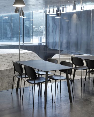 HAY Soft Edge 10 Chair w. Standard Gliders SH: 47,5 cm - Soft Black/Black Powder Coated Steel