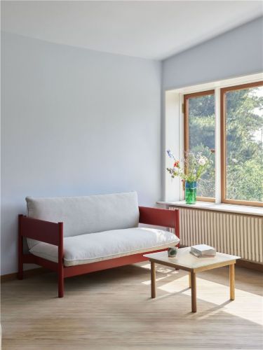 HAY Arbour Club Sofa B: 150 cm - Nevada NV0500S / Oiled Waxed Solid Walnut