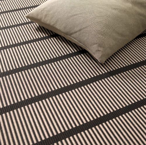 Woodnotes Cut Stripe Carpet Sewn Edges 170x240 cm - Black/Natural