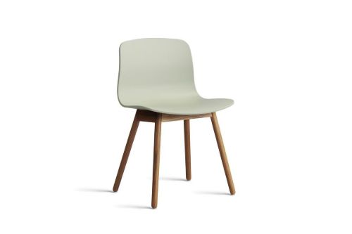 HAY AAC 12 About A Chair SH: 46 - Lacquered Solid Walnut/Pastel Green