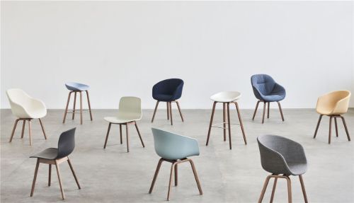 HAY AAC 22 About A Chair SH: 46 cm - Lacquered Walnut/Pastel Green