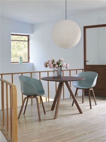 HAY CPH 20 Round Table Ø: 90 cm - Lacquered Solid Walnut/Off White Linoleum