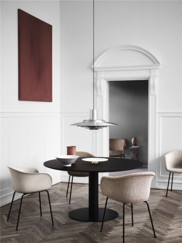 &Tradition In Between SK12 Dining Table Ø: 120 cm - Oiled Walnut/Black Base