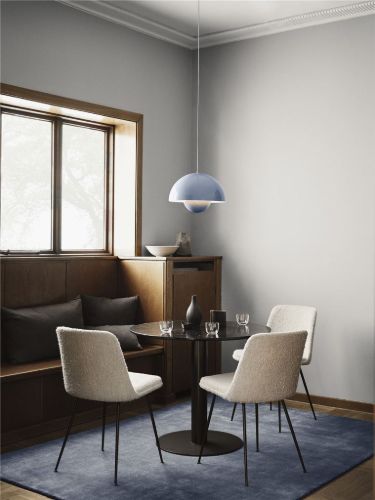 &Tradition In Between SK18 Dining Table Ø: 90 cm - Nero Marquina Marble/Bronzed Base