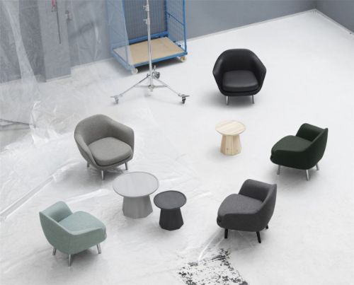 Normann Copenhagen Pine Bord Lille H: 40,6 x Ø: 45 cm - Mørkeblå