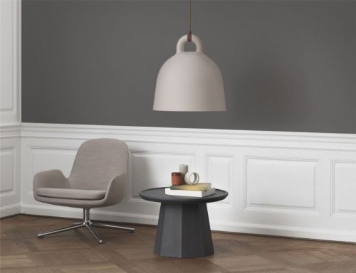 Normann Copenhagen Pine Bord Stor H: 44,6 x Ø: 65 cm - Mørkegrå