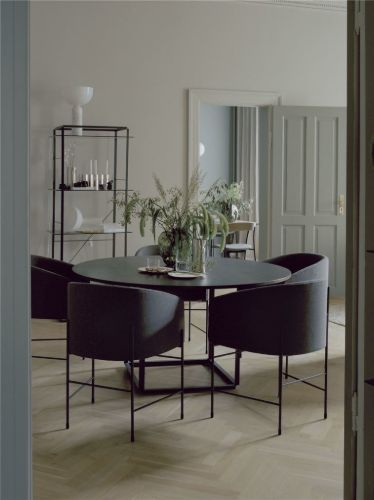New Works Florence Dining Table Ø: 145 cm - Smoked Oak / Black