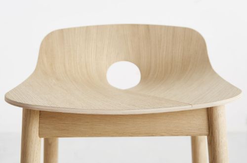 Woud Mono Counter Chair SH: 65 cm  - Hvidpigmenteret Eg