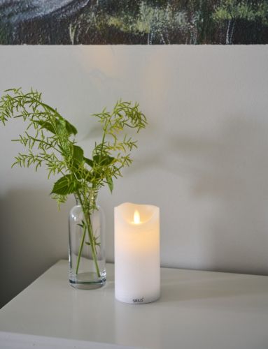 Sirius Sara Genopladeligt Stearinlys H: 15 cm - Hvid
