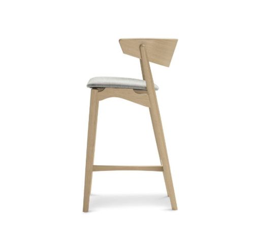 Sibast Furniture No 7 Bar Stool SH: 65 cm - Soap Oak / Remix 123 Light Grey