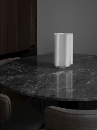 Louise Roe Funki Vase Asymmetric H: 34 cm - Opal White