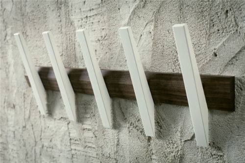 Hoigaard Tangent-5 Knagerække B: 64 cm - Valnød