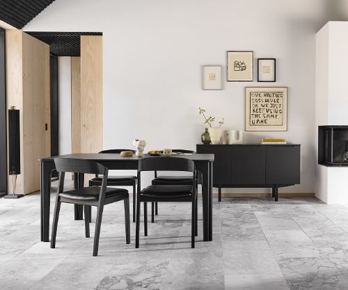 Skovby Skænk SM304 146 x 80 cm - Eg/Sort Lakeret