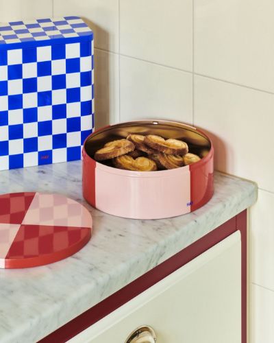 HAY Tin Container Round Ø: 19,8 cm - Red and Soft Pink