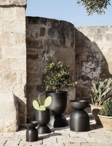 Ferm Living Hourglass Pot Extra Small Ø: 21 cm - Black