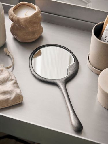 Ferm Living Lava Hand Mirror 12,7x29 cm - Blackened Aluminium
