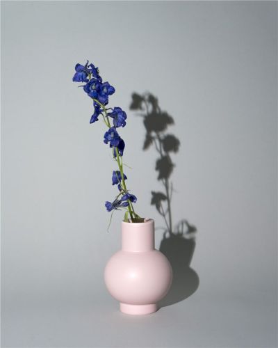 raawii Strøm XL Vase H: 33 cm - Coral Blush