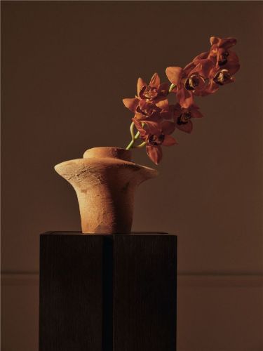 Ferm Living Evio Vase H: 22 cm - Brændt Umbra