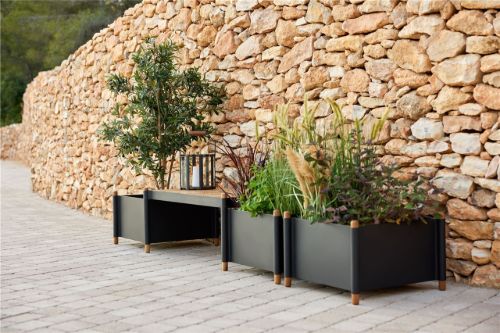 Cane-line Outdoor Sticks Bænk inkl. 2 plantekasser B: 215 cm - Teak/Lava Grey 
