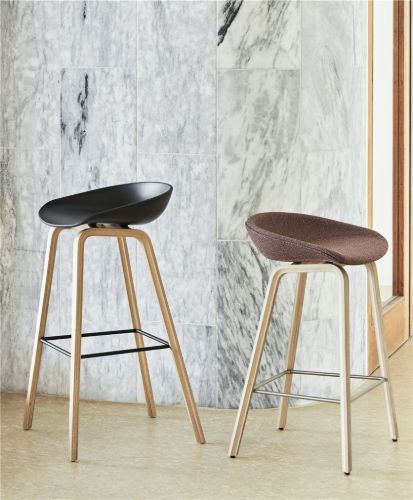 HAY AAS32 Low Barstol SH: 65 cm - Soaped Oak Veneer / Grey / Footrest Powder Coated Black