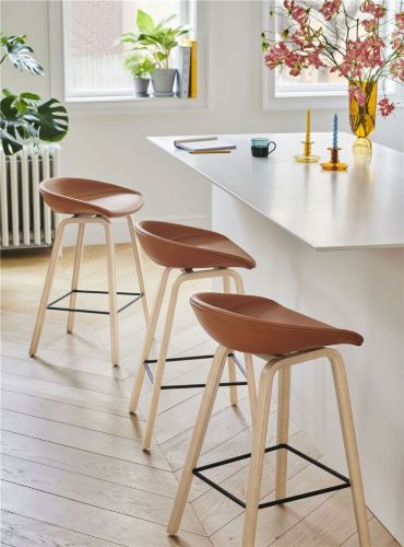 HAY AAS33 Barstol Low SH: 65 cm - Black Oak / Sierra 1001/Black Footrest
