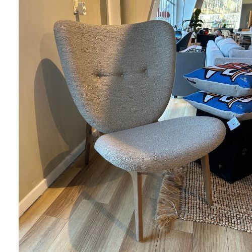 NORR11 Elephant Lounge Chair Fully Upholstered SH: 38 cm - Light Smoked Oak/Barnum Col 3 OUTLET