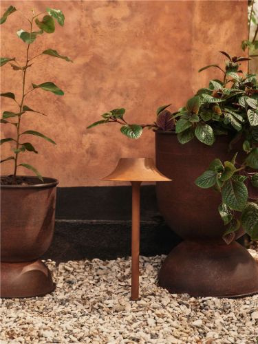 Ferm Living Hourglass Pot Small - Jern/Rust