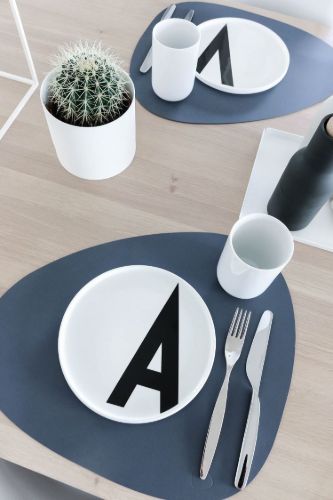 LindDNA Table mat Curve Double S 24x28 - Nupo dark blue/nupo black  OUTLET