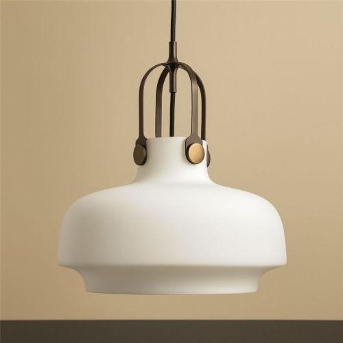 UDGÅR med lager &Tradition Copenhagen Pendant SC7 Ø: 35 cm - Opal Glass/Bronzed Brass UDSTILLINGSMODEL OUTLET