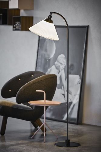 Le Klint 368 Gulvlampe H:142 Ø:54 cm Skærm 12-21 - Sort /  Hvid