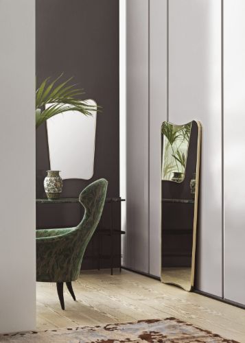 GUBI F.A. 33 Wall Mirror 70x146 cm - Polished Brass Base 