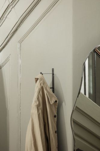 Ferm Living Pond Spejl Stor H: 110 cm - Dark Chrome