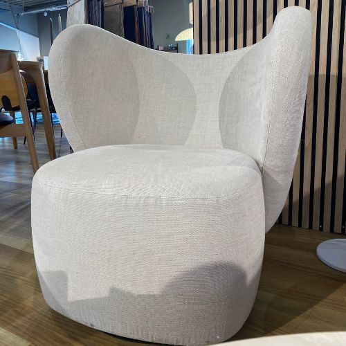 NORR11 Little Big Chair  - Barnum Off-White 1 UDSTILLINGSMODEL OUTLET