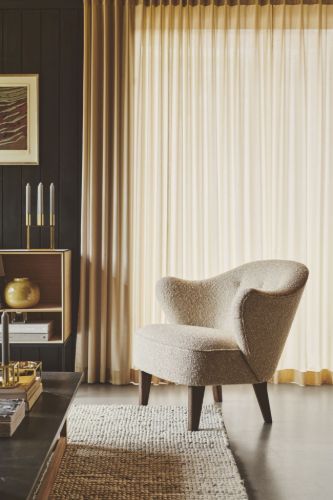 Audo Copenhagen Ingeborg Loungestol SH: 40 cm - Sheepskin Moonlight/Dark Stained Oak