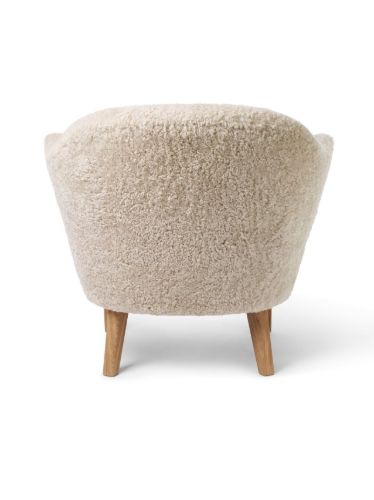 Audo Copenhagen Ingeborg Loungestol SH: 40 cm - Sheepskin Moonlight/Eg