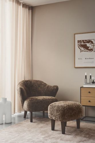 Audo Copenhagen Ingeborg Fodskammel H: 38 cm - Sheepskin Sahara/Eg