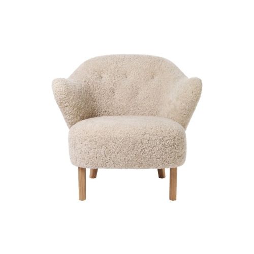 Audo Copenhagen Ingeborg Loungestol m. fodskammel SH: 40 cm - Sheepskin Moonlight/Eg