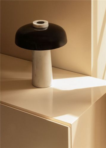 Audo Copenhagen Reverse Portable Table Lamp H: 24,5 cm - Travertine Sand