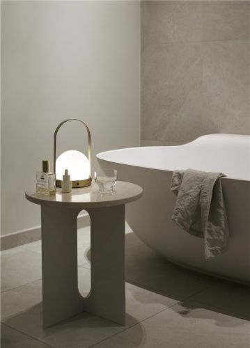 Audo Copenhagen Carrie LED Table Lampe Ø: 13,5 cm - Brushed Brass