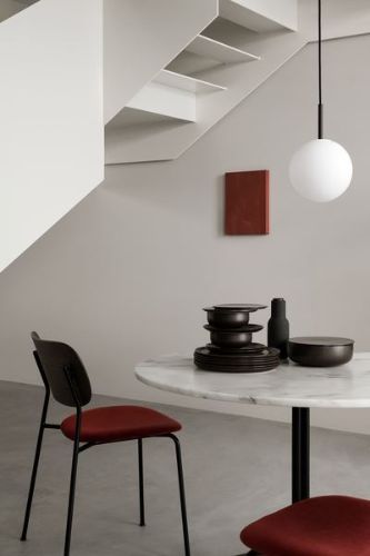 Audo Copenhagen TR Bulb Pendel Ø: 20 cm - Matte Opal/Sort OUTLET