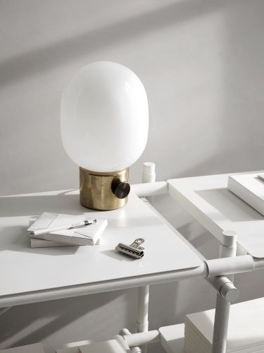 UDGÅR med lager Audo Copenhagen JWDA bordlampe Ø: 17cm - Polished Brass UDSTILLINGSMODEL OUTLET